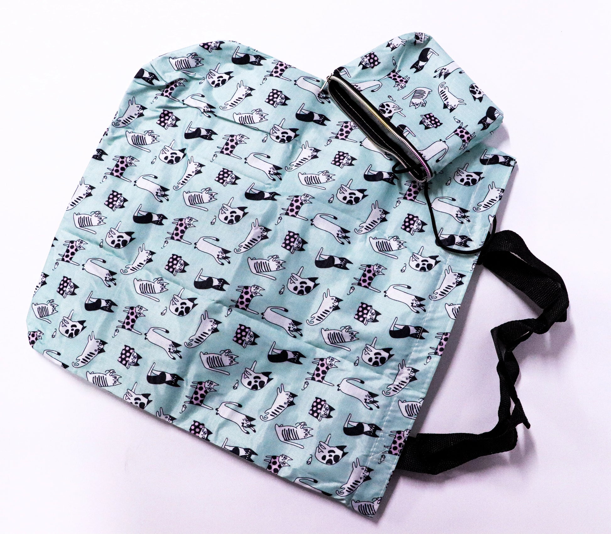 Bolsa plegable gatos celeste claro