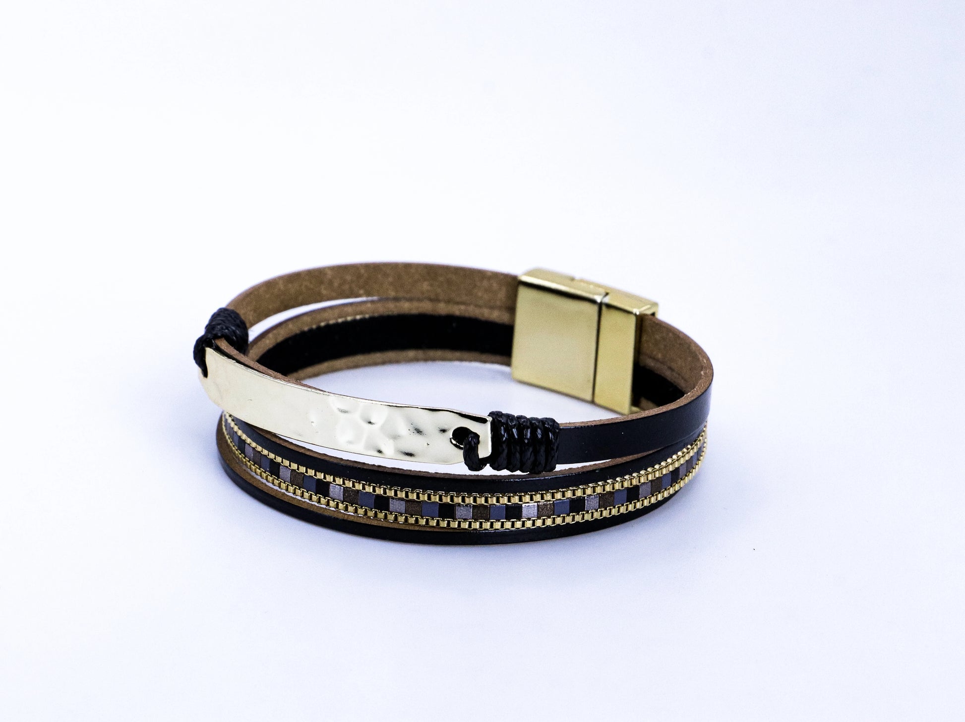 Pulsera diseño dorado